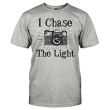 Load image into Gallery viewer, I Chase The Light - Photography - T Shirt - men_heathergrey_535367c4-7f12-4788-a69f-aef961b71aef
